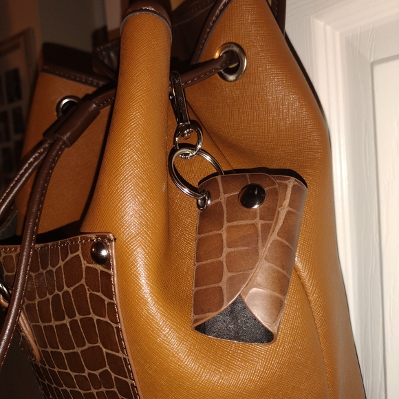 FINAL MARKDOWN Ariella Leather backpack - Picture 5 of 13